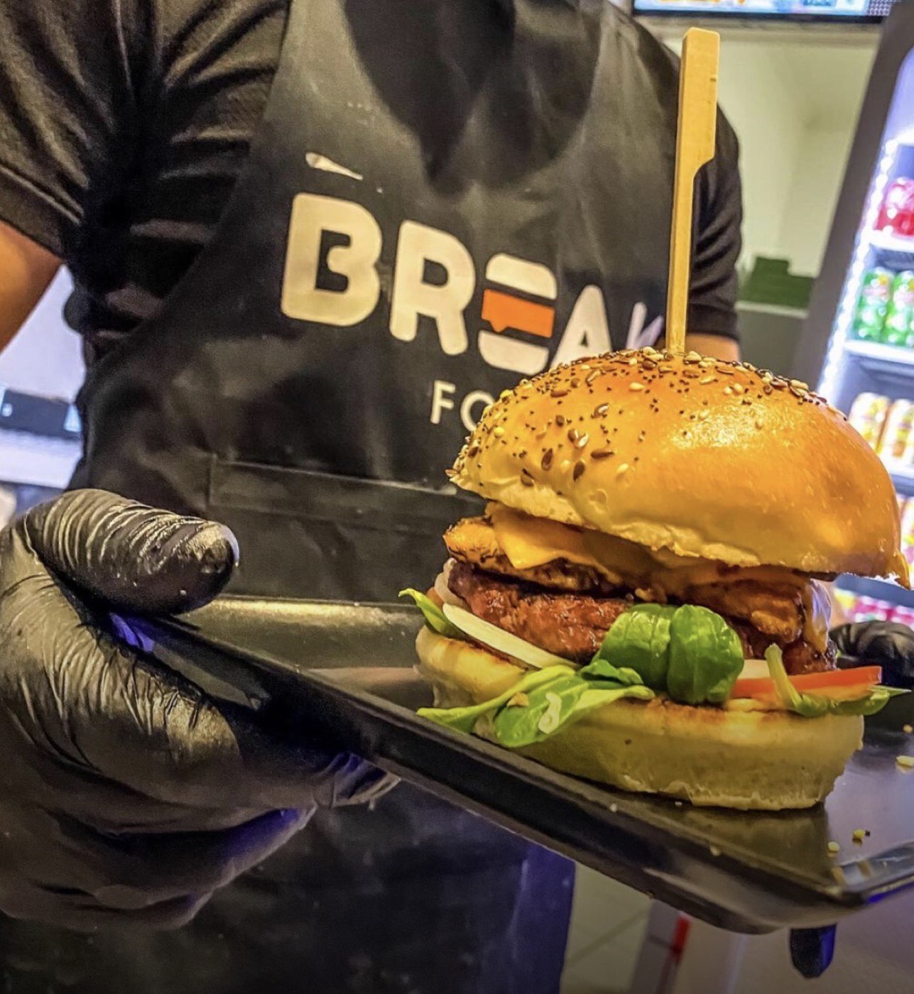Burger servi au comptoir